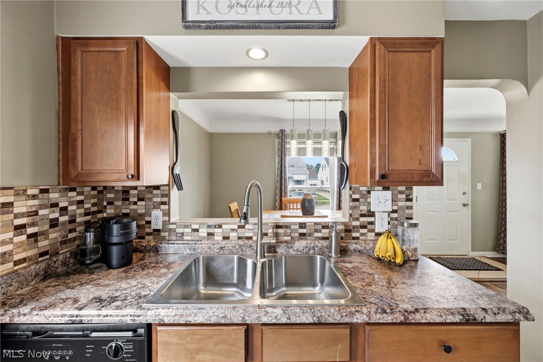 8327 Renwood Drive Parma OH 44129