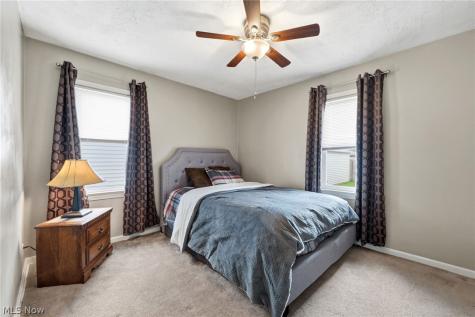 8327 Renwood Drive Parma OH 44129
