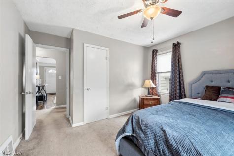 8327 Renwood Drive Parma OH 44129