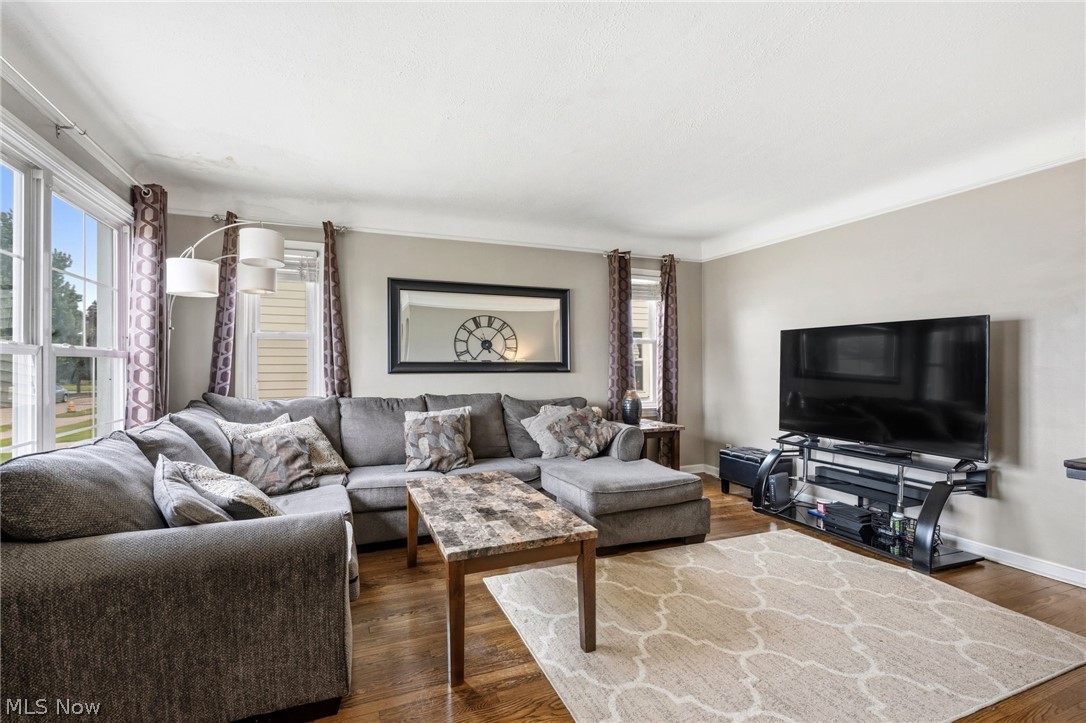 8327 Renwood Drive Parma OH 44129