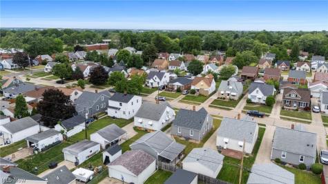 8327 Renwood Drive Parma OH 44129