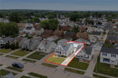 8327 Renwood Drive Parma OH 44129