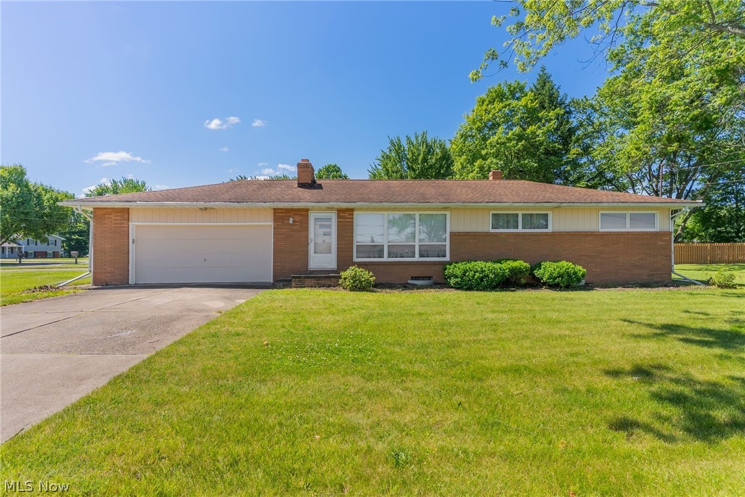 253 Earl Drive NW Warren OH 44483