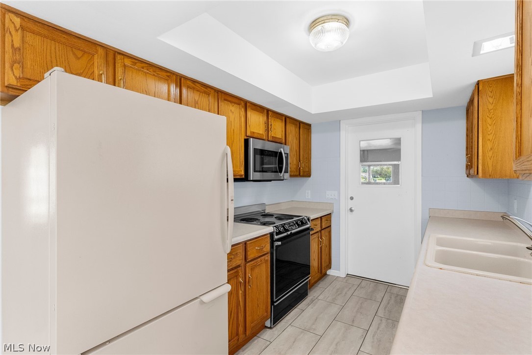 253 Earl Drive NW Warren OH 44483