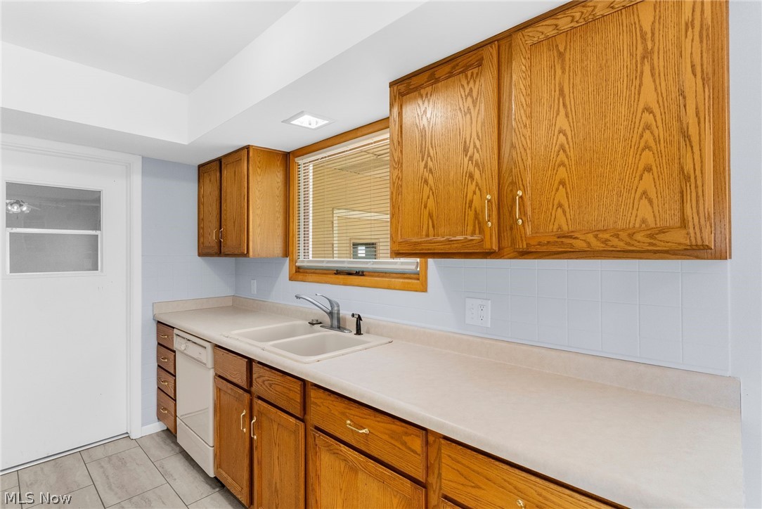 253 Earl Drive NW Warren OH 44483