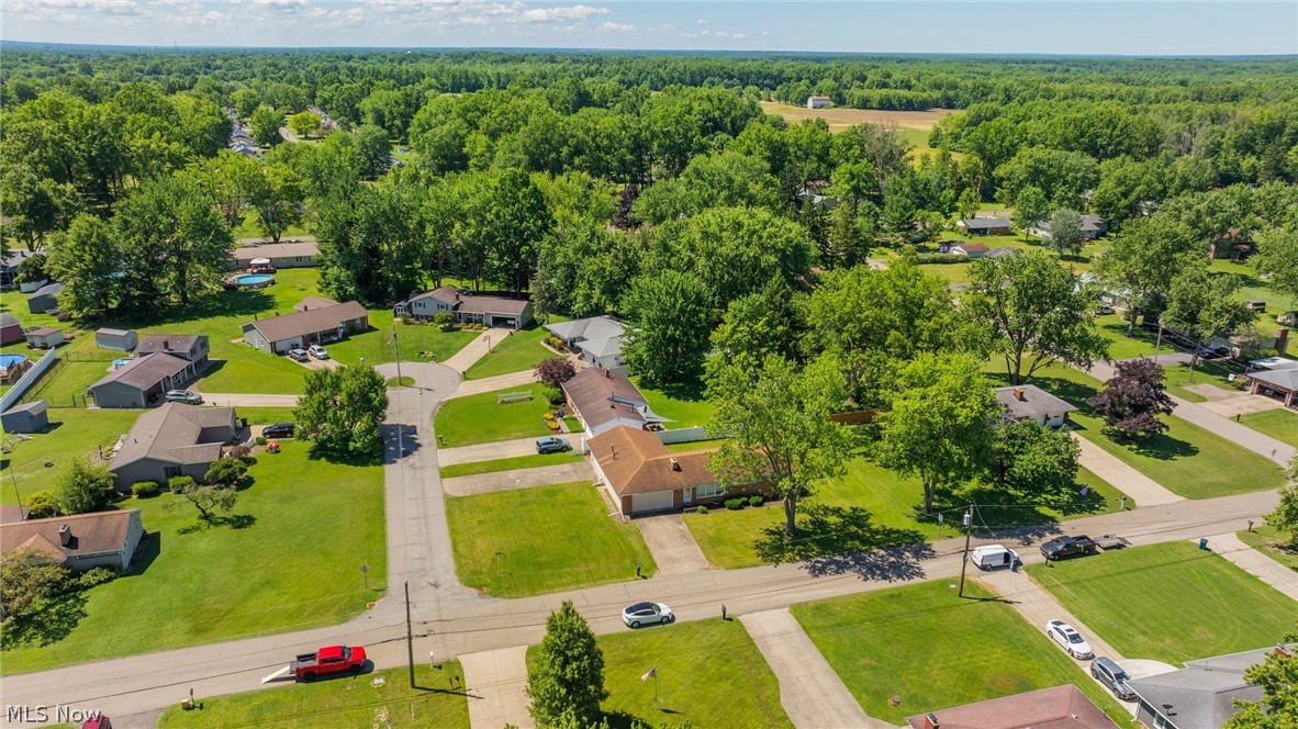 253 Earl Drive NW Warren OH 44483