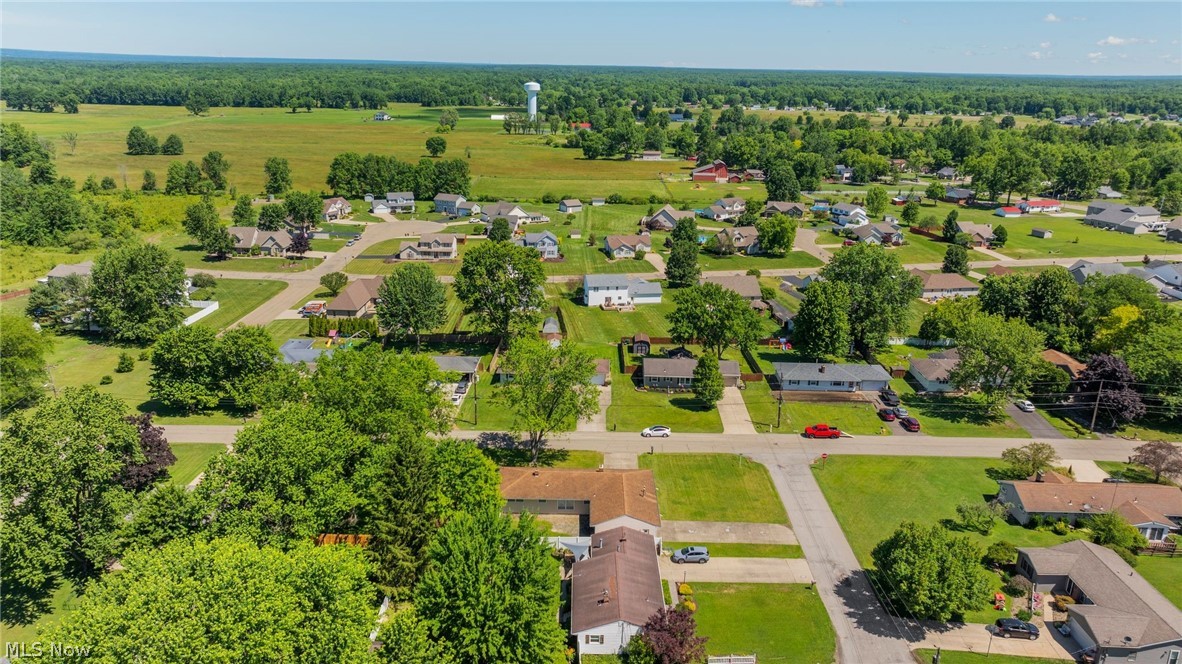 253 Earl Drive NW Warren OH 44483