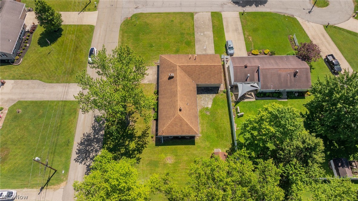253 Earl Drive NW Warren OH 44483