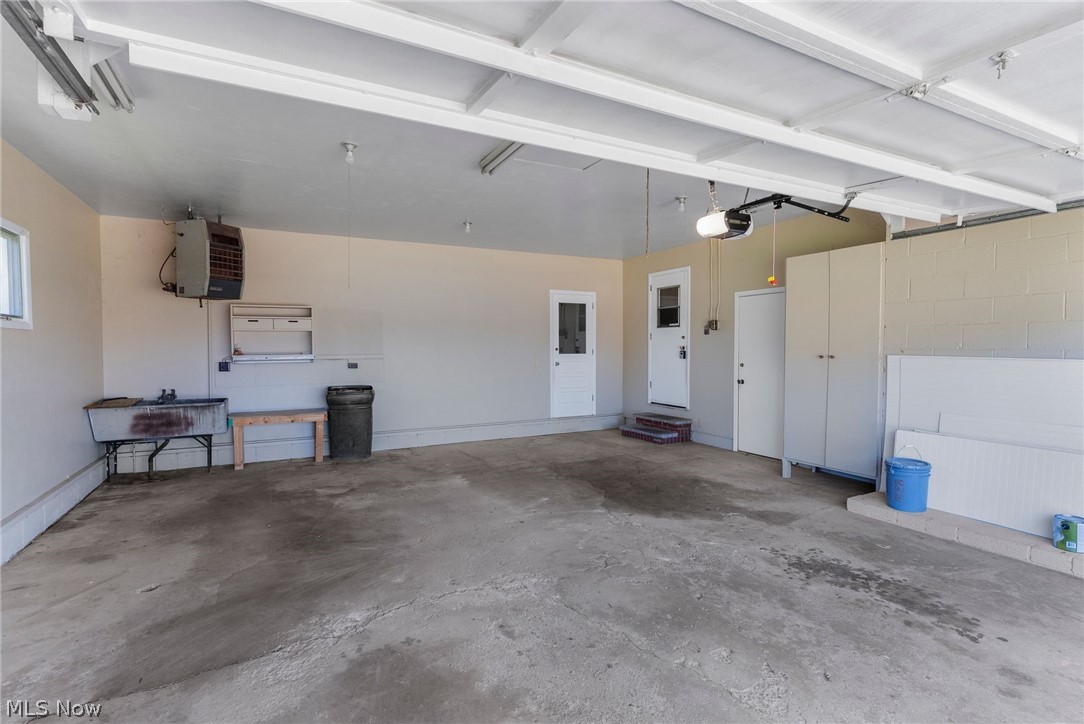 253 Earl Drive NW Warren OH 44483