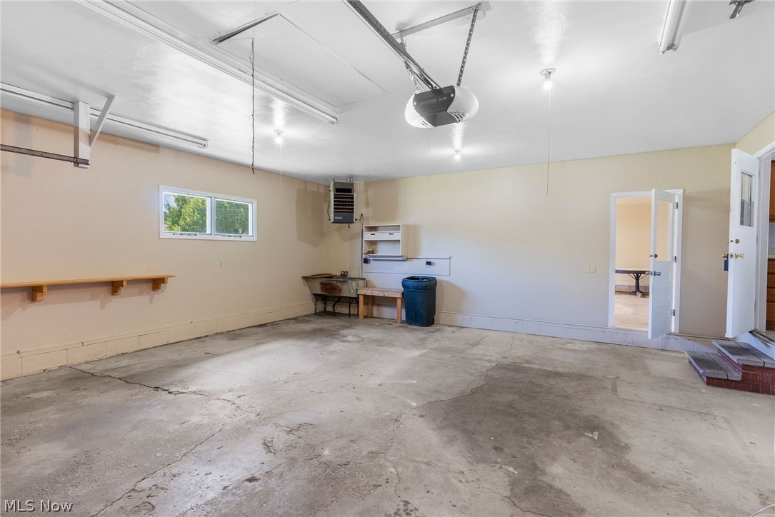 253 Earl Drive NW Warren OH 44483