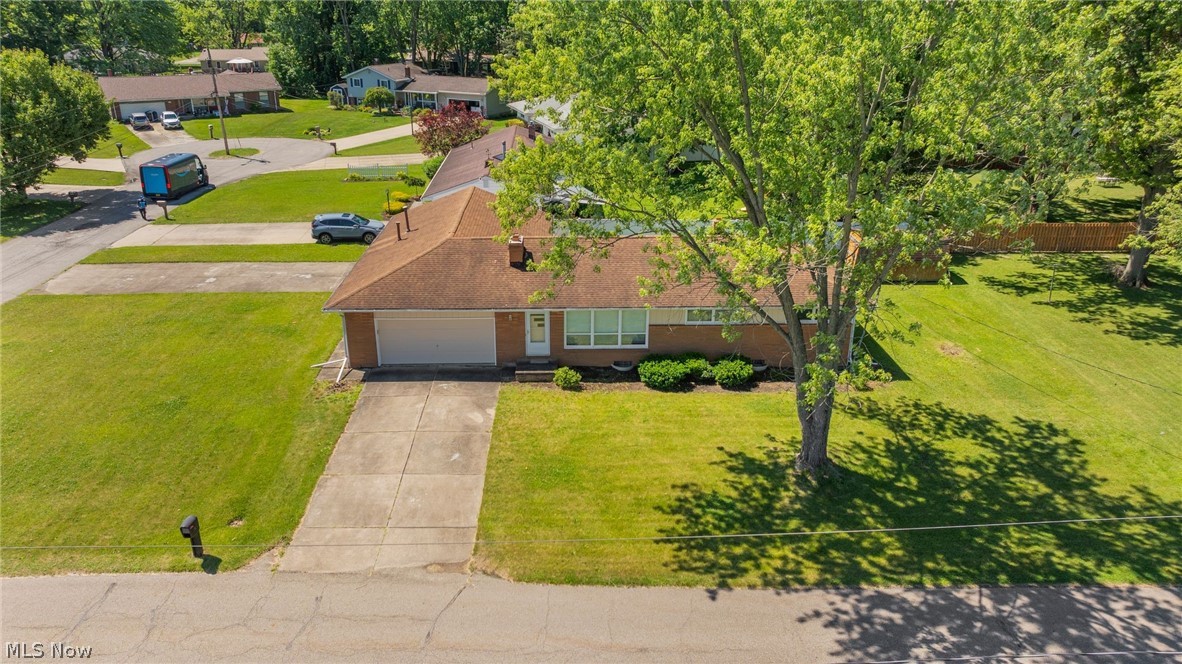 253 Earl Drive NW Warren OH 44483