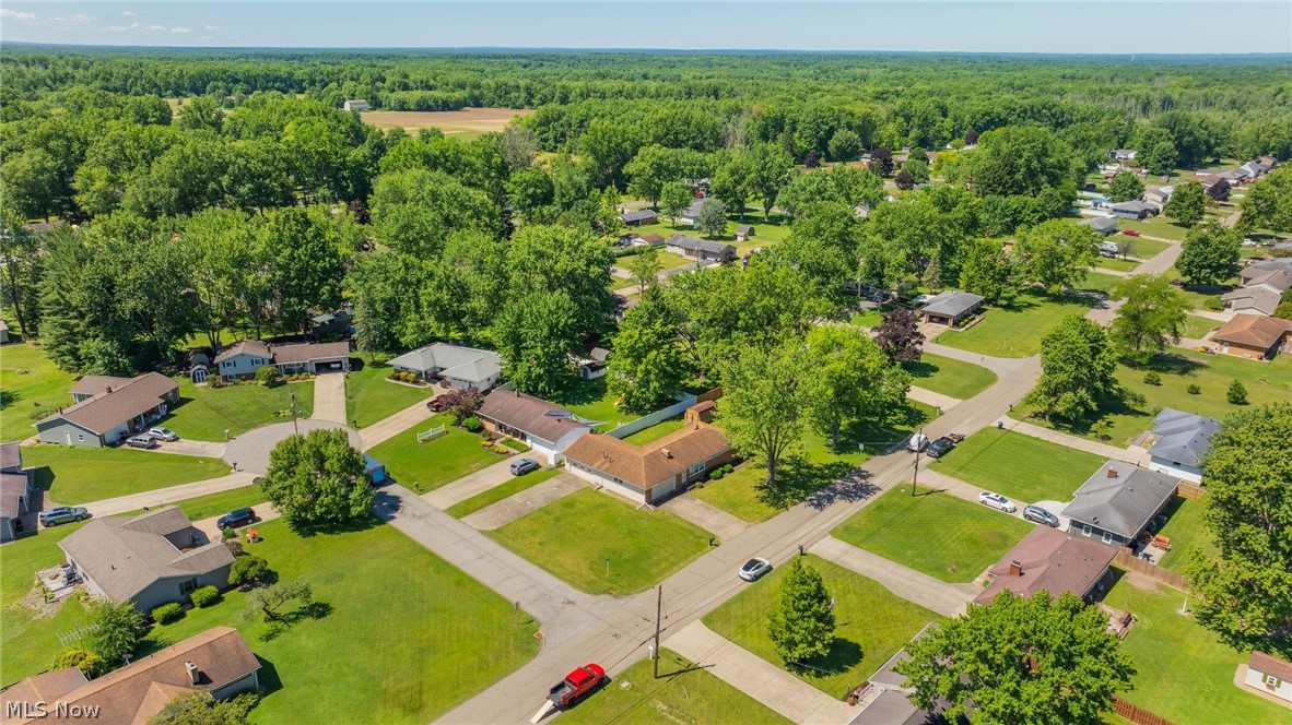 253 Earl Drive NW Warren OH 44483