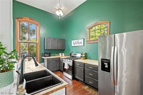 252 E Comet Road Clinton OH 44216