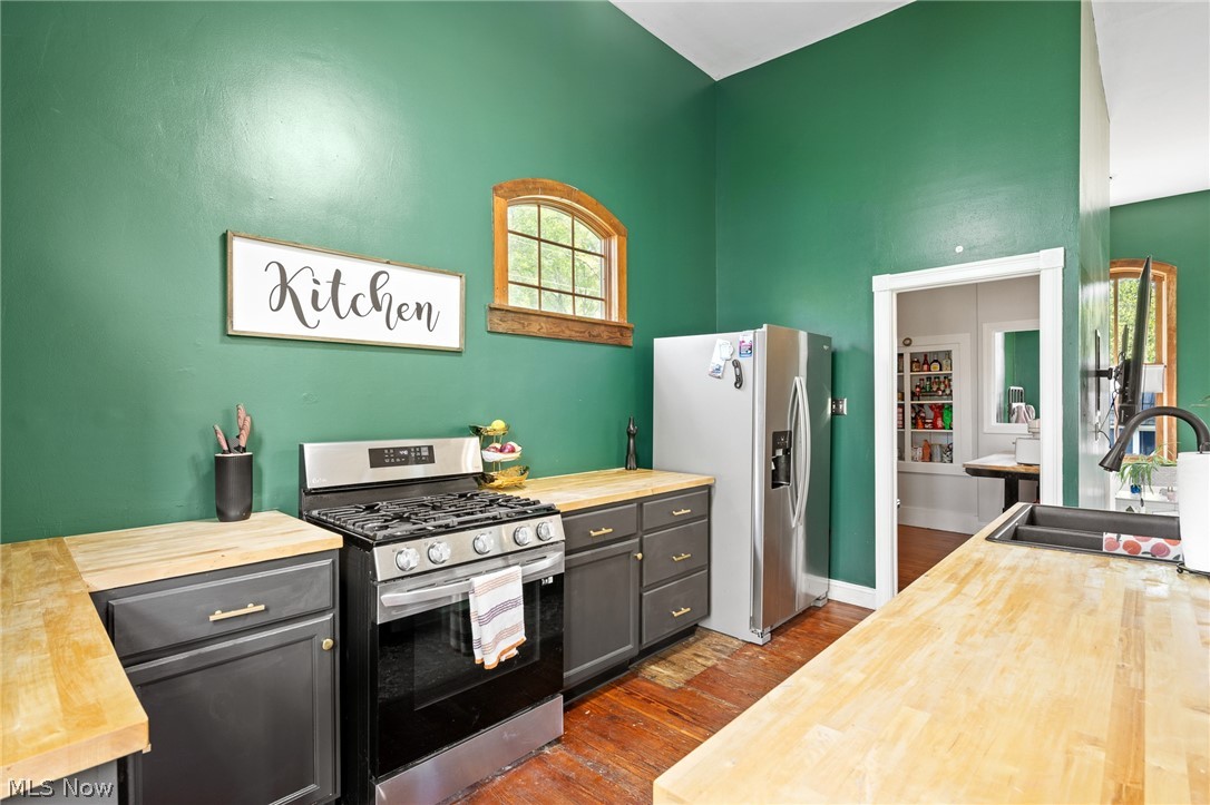 252 E Comet Road Clinton OH 44216