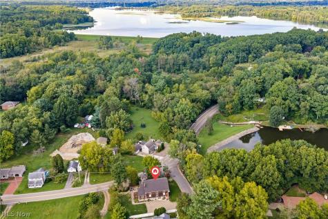 252 E Comet Road Clinton OH 44216