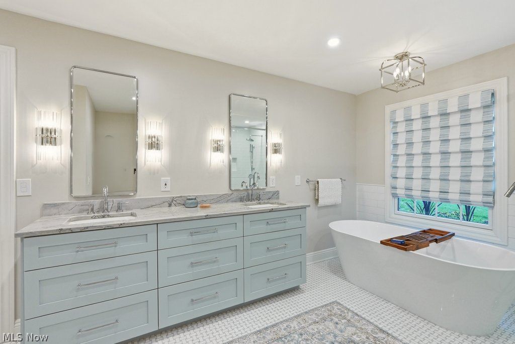 17158 Eastview Drive Chagrin Falls OH 44023