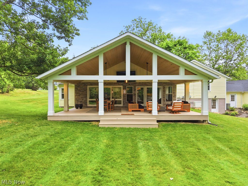 17158 Eastview Drive Chagrin Falls OH 44023