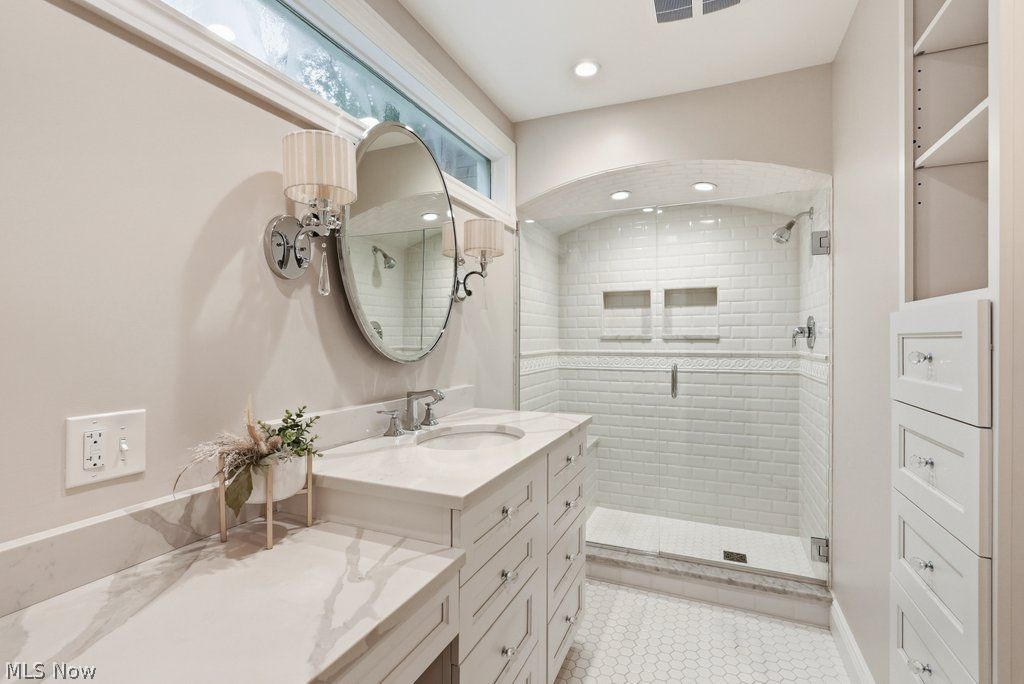 17158 Eastview Drive Chagrin Falls OH 44023