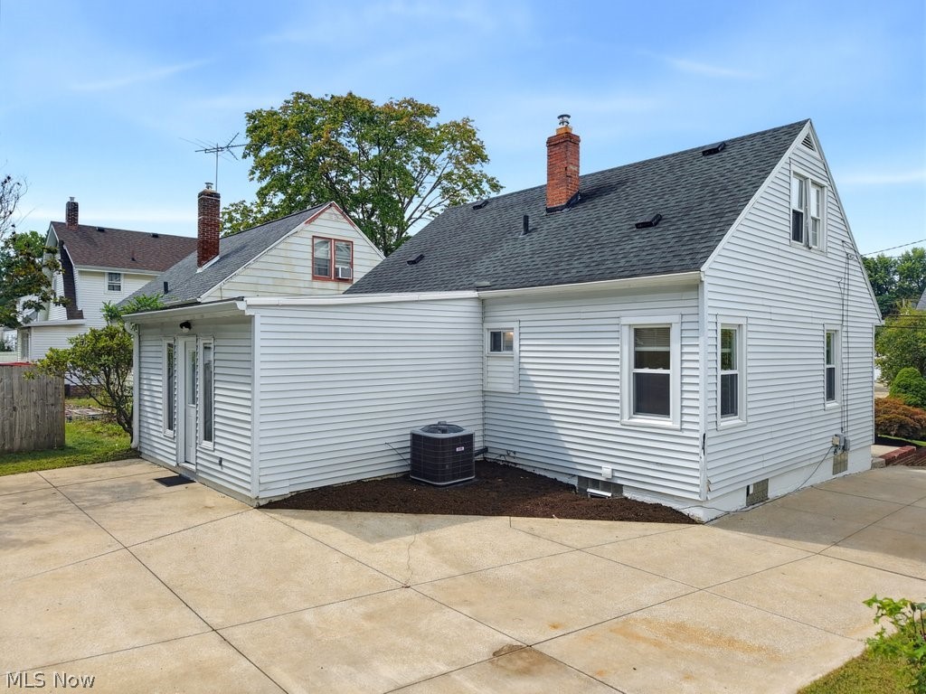 1243 Woodward Avenue Akron OH 44310