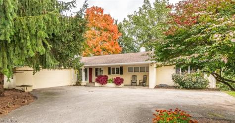 24911 S Woodland Road Beachwood OH 44122