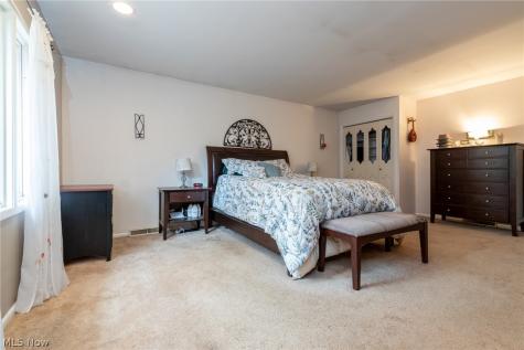 24911 S Woodland Road Beachwood OH 44122