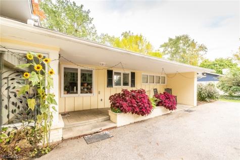 24911 S Woodland Road Beachwood OH 44122