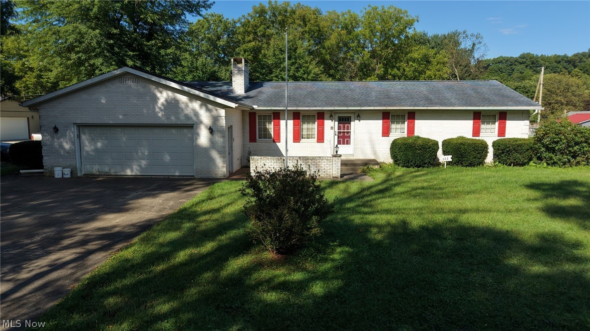 122 High Street Tuscarawas OH 44682