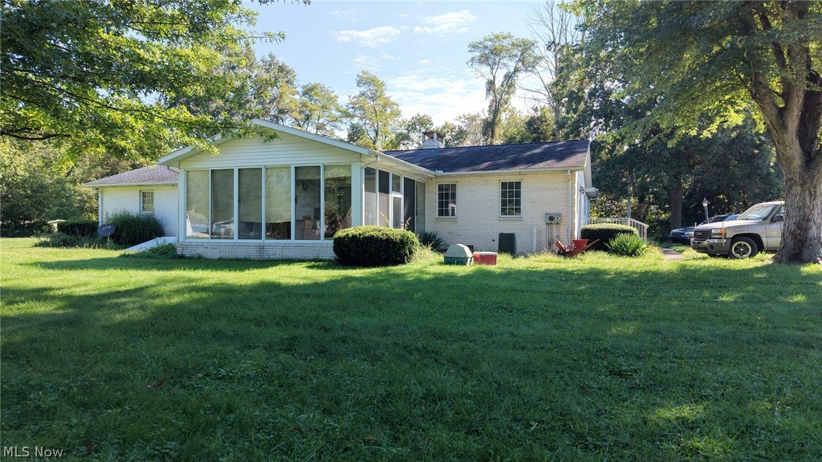 122 High Street Tuscarawas OH 44682