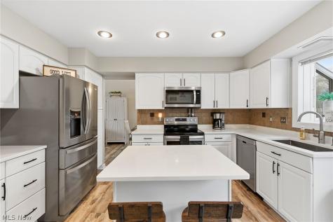 12052 Wood Oval North Royalton OH 44133