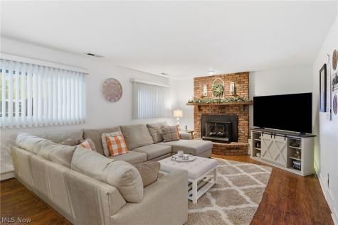 12052 Wood Oval North Royalton OH 44133