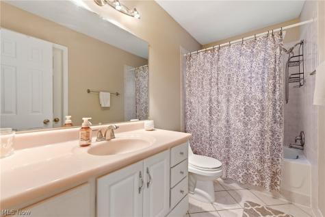 12052 Wood Oval North Royalton OH 44133