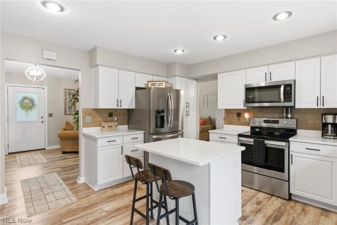 12052 Wood Oval North Royalton OH 44133