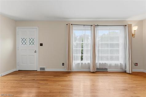 4338 Silsby Road University Heights OH 44118