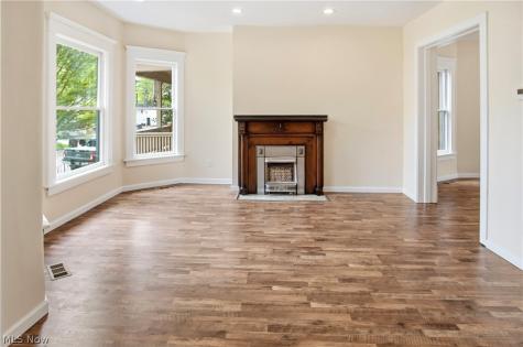 213 E Montgomery Street Marietta OH 45750