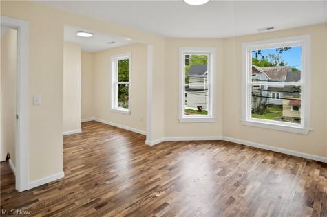213 E Montgomery Street Marietta OH 45750