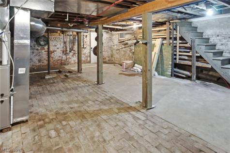 213 E Montgomery Street Marietta OH 45750