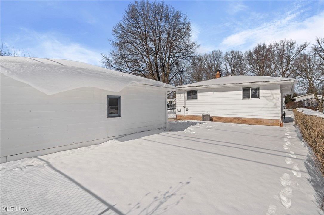 14320 Janice Drive Maple Heights OH 44137