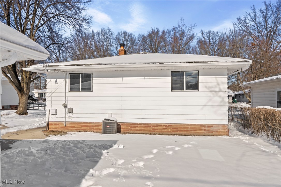 14320 Janice Drive Maple Heights OH 44137