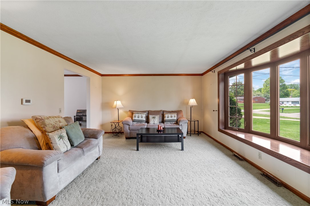 5070 Echovalley Street NW North Canton OH 44720