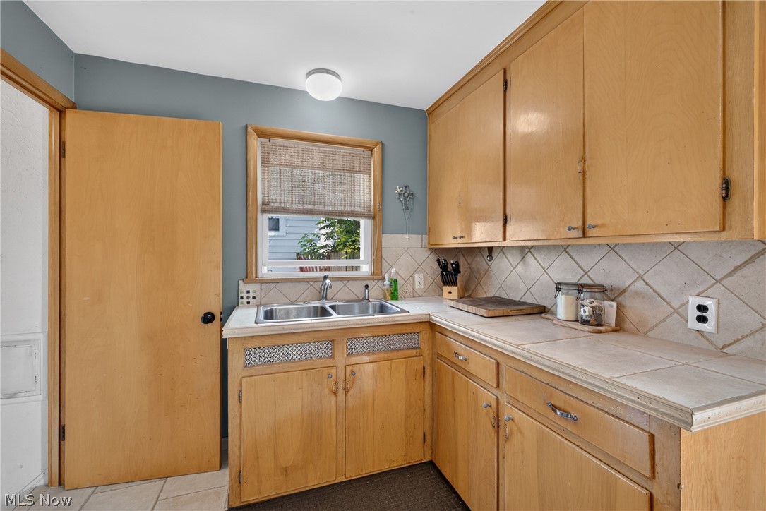 1802 Lincoln Road Wickliffe OH 44092