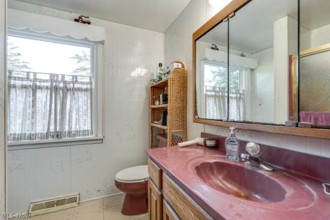 9921 Beech Street NE Louisville OH 44641