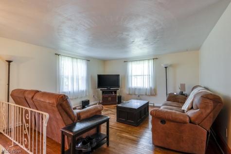 9921 Beech Street NE Louisville OH 44641