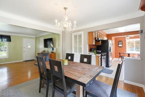 4394 Selhurst Road North Olmsted OH 44070