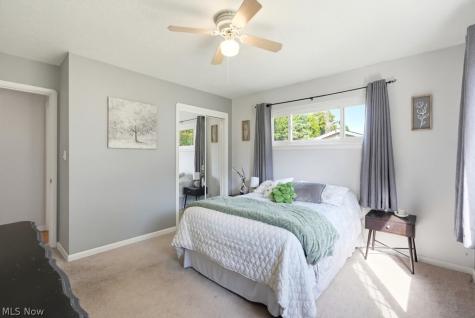 4394 Selhurst Road North Olmsted OH 44070