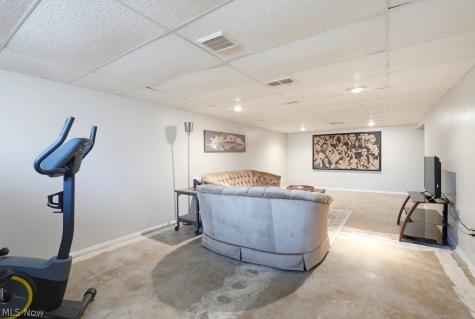 4394 Selhurst Road North Olmsted OH 44070