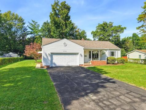 4394 Selhurst Road North Olmsted OH 44070