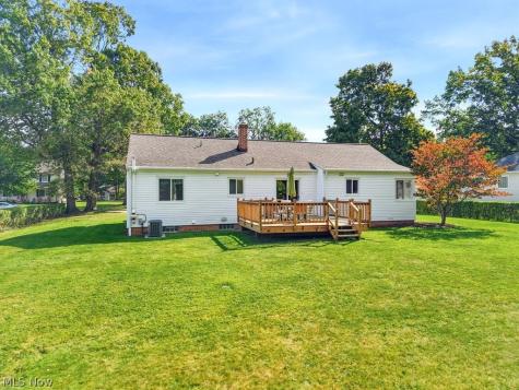 4394 Selhurst Road North Olmsted OH 44070