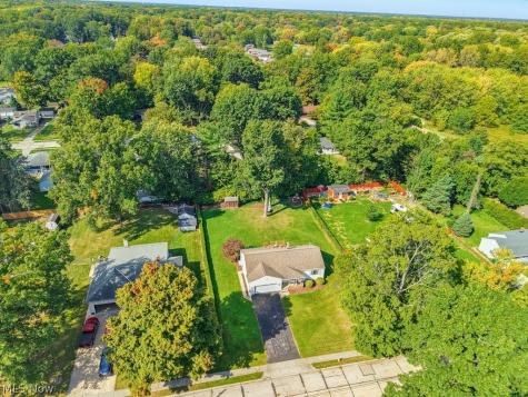 4394 Selhurst Road North Olmsted OH 44070