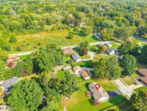 4394 Selhurst Road North Olmsted OH 44070