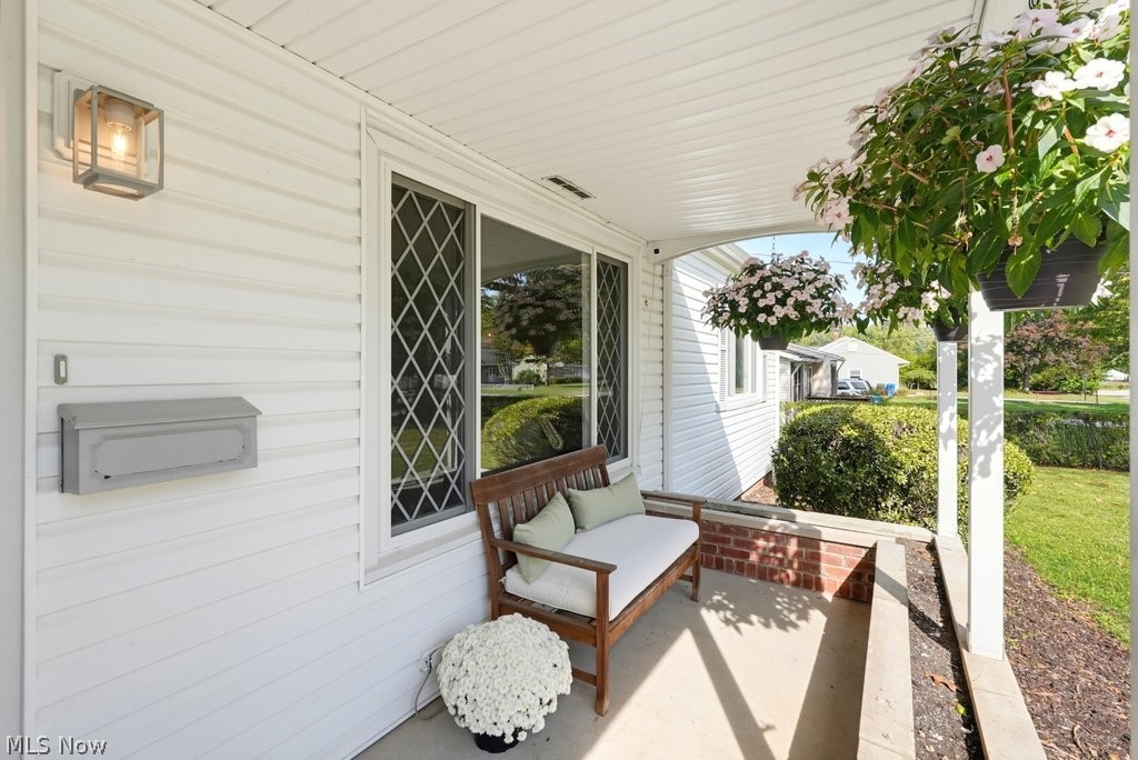 4394 Selhurst Road North Olmsted OH 44070